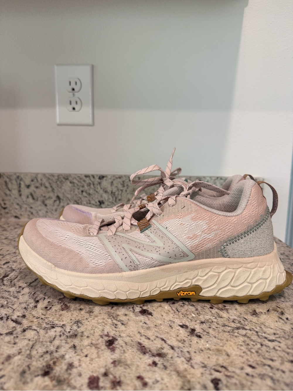 Women’s New Balance Fresh Foam X Hierro v7 (Size 11)